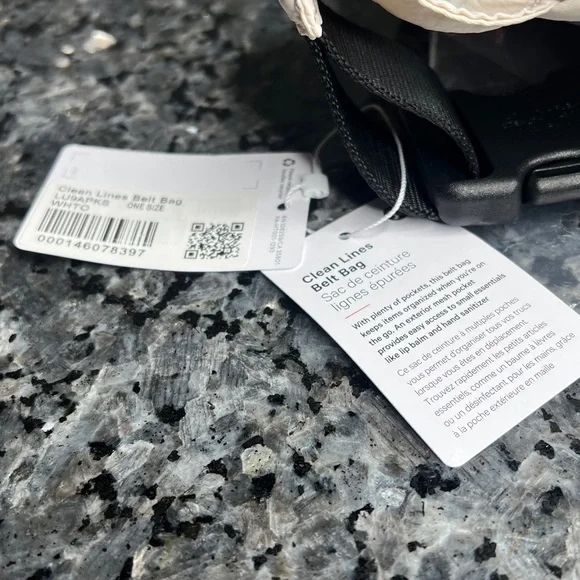 Lululemon Clean Lines Belt Bag White Opal with a 2L capacity - New with Tags - Picture 5 of 12